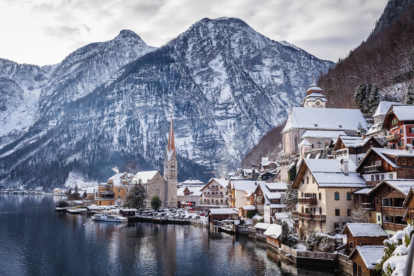 austria-hallstatt-postcard-snow-winter