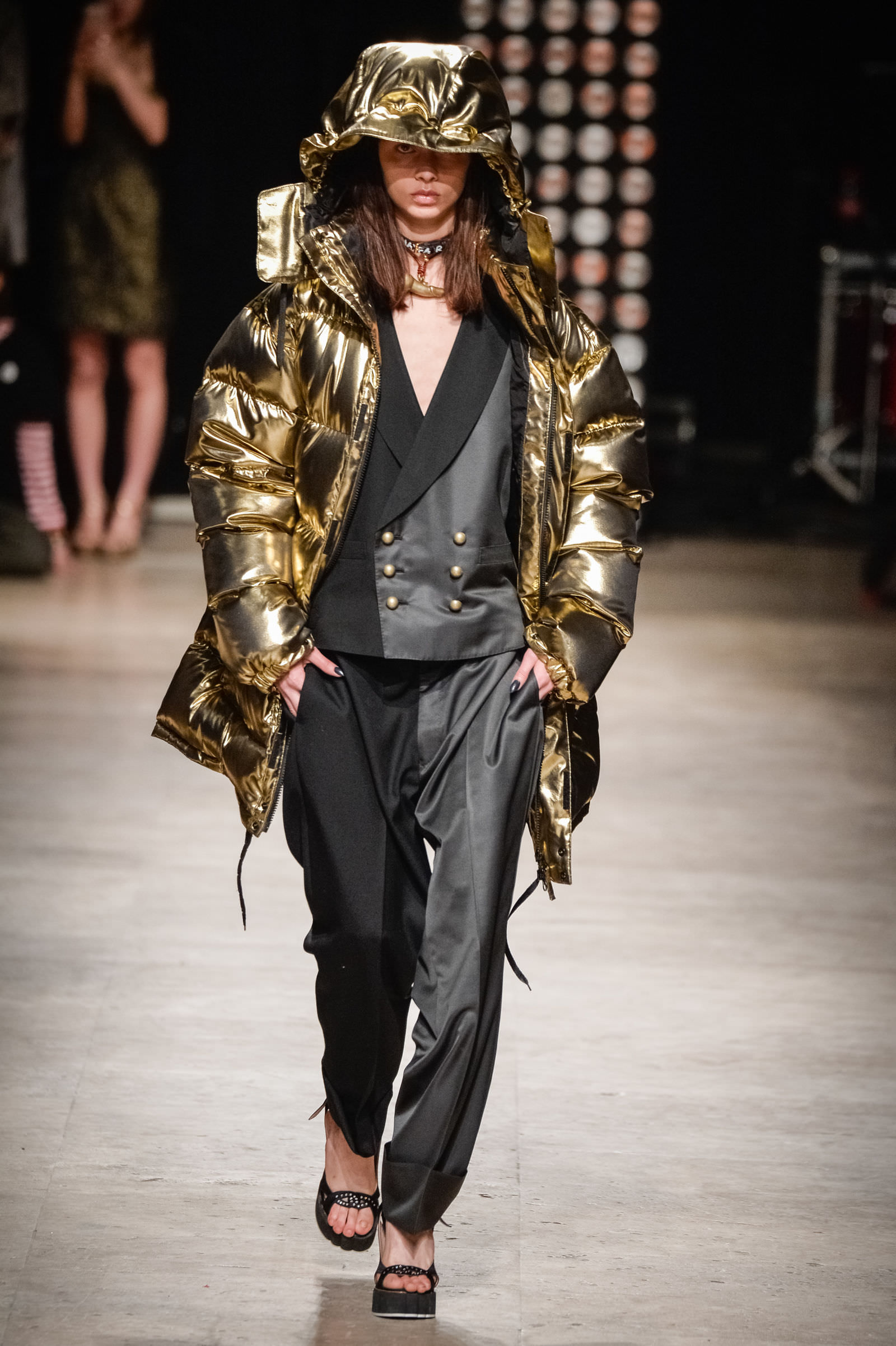 elle-winter-trends-vivienne-westwood-puffer-gettyimages-513917350