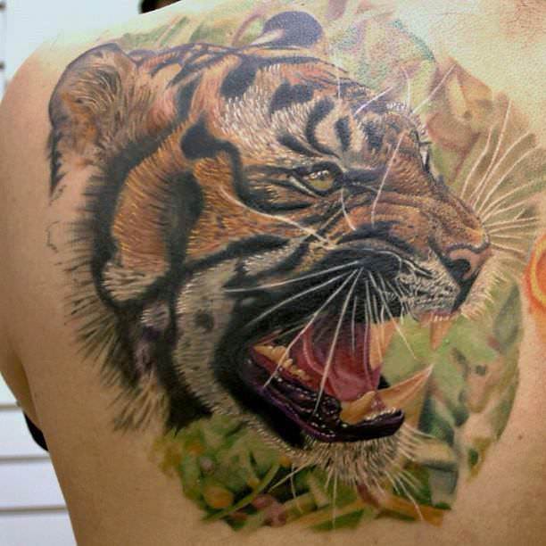 roaring-tiger-tattoo-on-back-by-rember-orellana