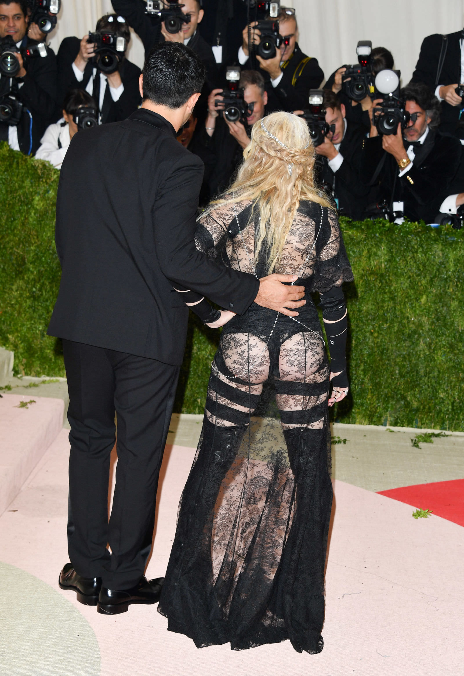 madonna-naked-dress-met-gala