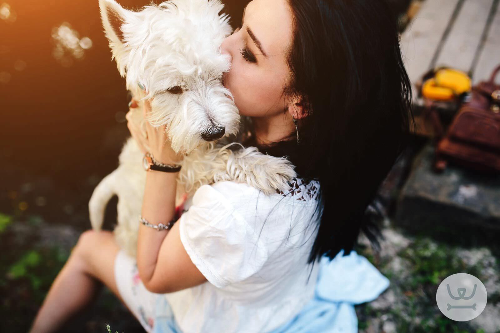 woofland_o_skylos_mou_me_glyfoi_na_ton_afhno