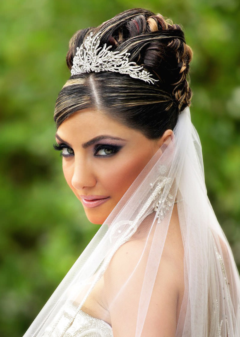 Wedding-Hairstyles-for-Indian-Brides3