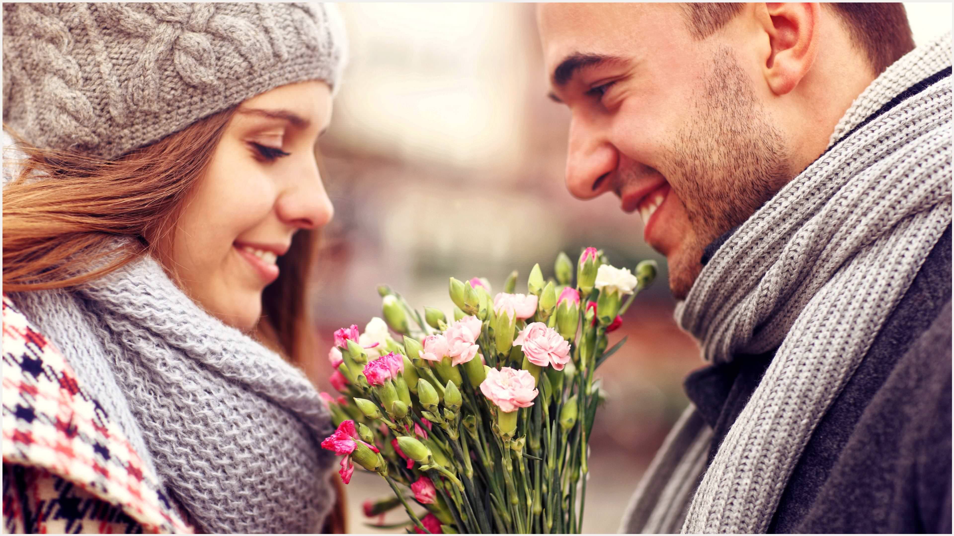 happy-relationship-of-love-couple-4k-wallpaper