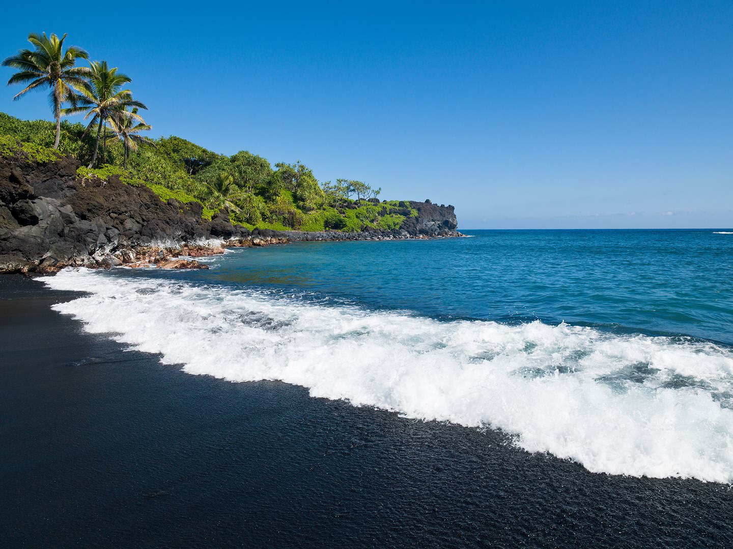 honokalani-beach-maui-hawaii