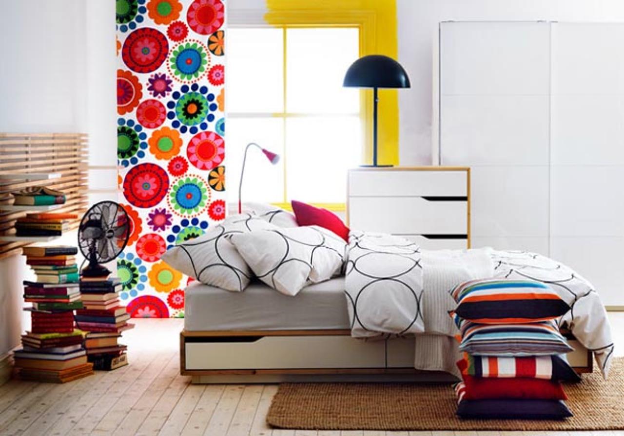 charmful-wooden-and-ikea-bedroom-designs-together-with-a-curtain-that-has-a-floral-motif_ikea-bedroom-ideas