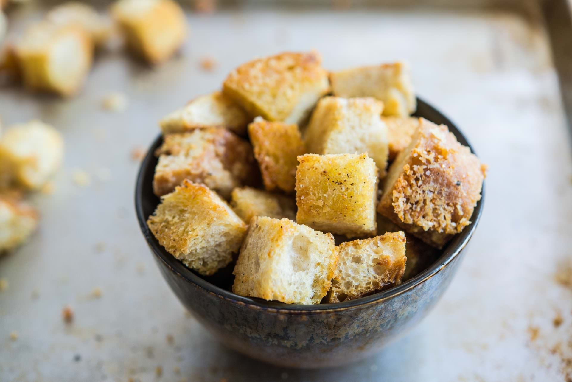 homemade-croutons-11