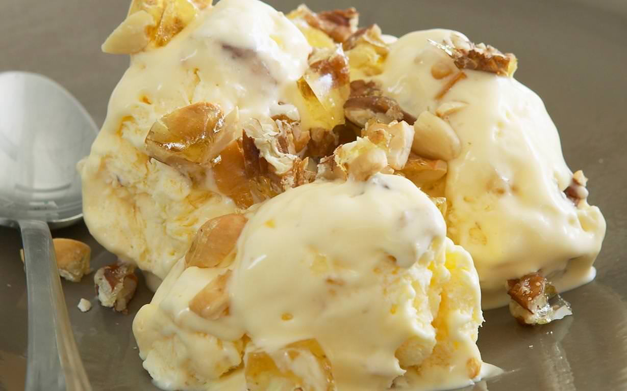 mixed-nut-praline-semifreddo