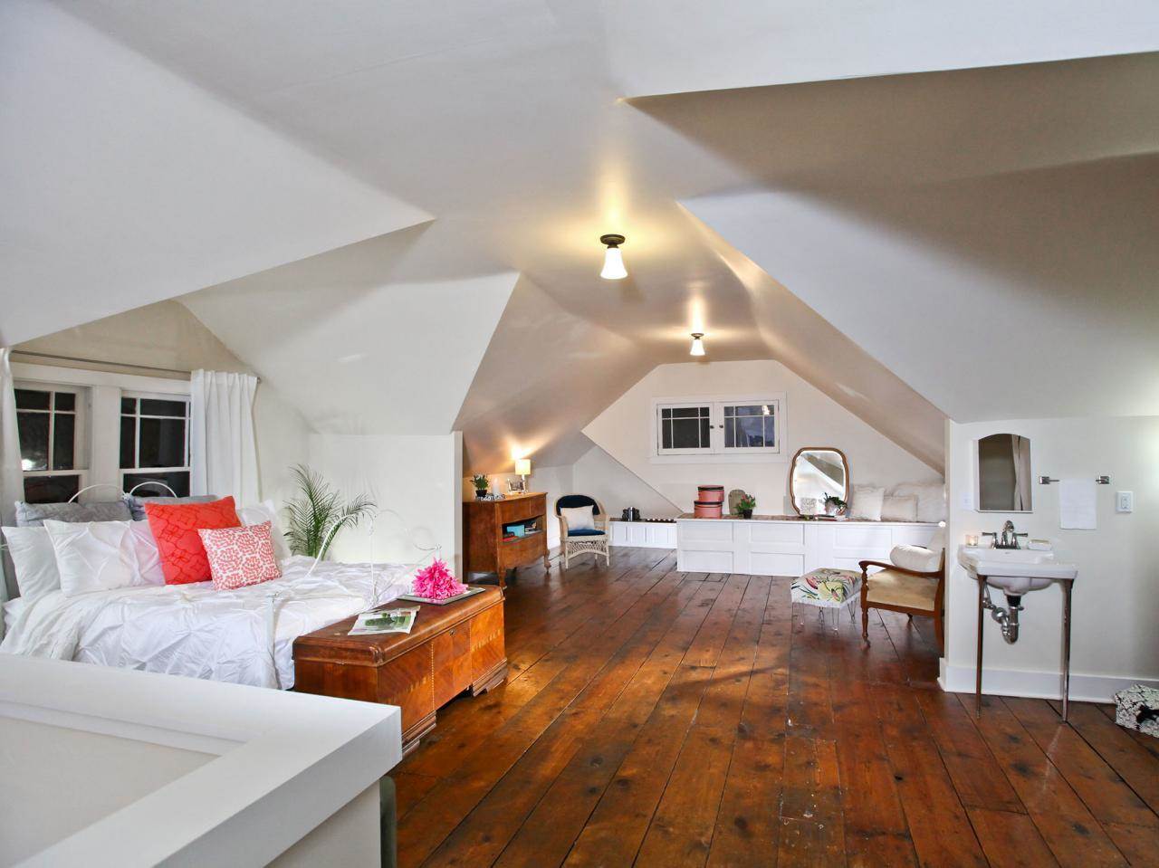Dreamy-Attic-Bedroom-Design-Ideas-to-Make-Extra-Room-for-Your-Home-1-Modern-Contemporary-2-Large-3-Interior-Decoration-4-Attic-Bedroom-5-Home-Attic-Room-Decorating