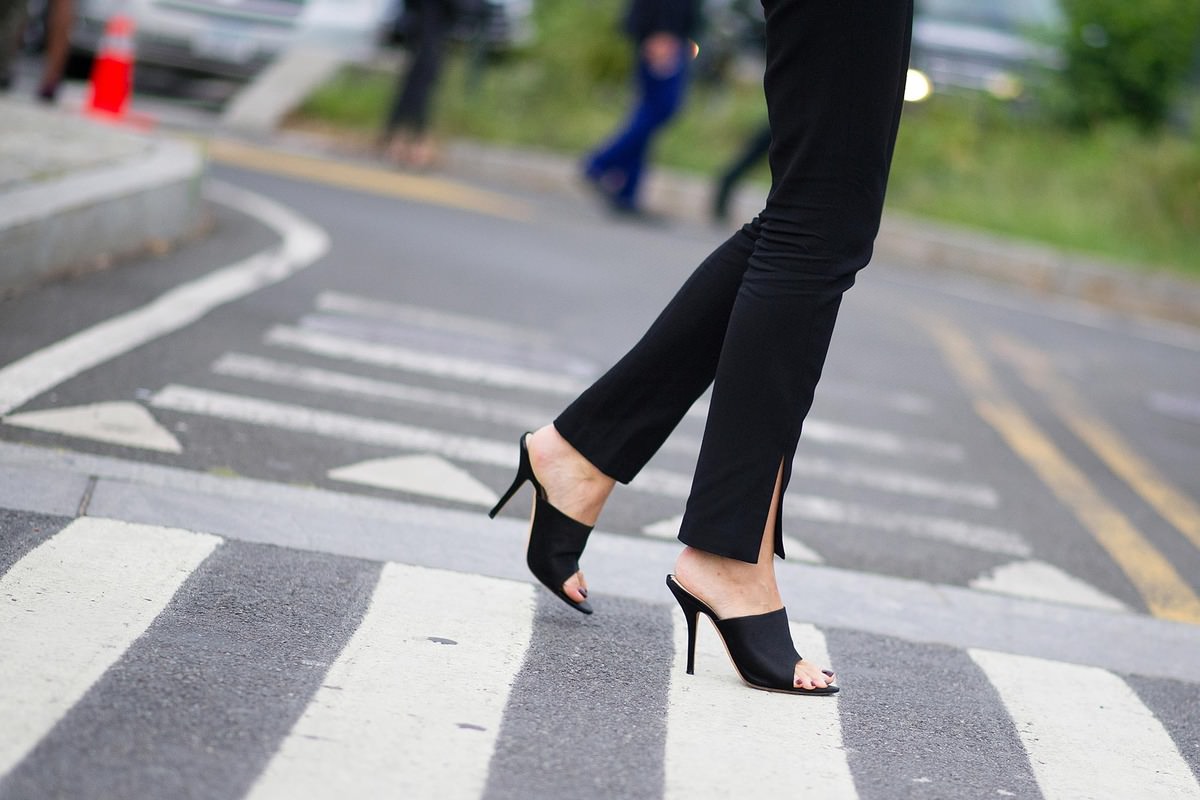mules-heels-open-toe