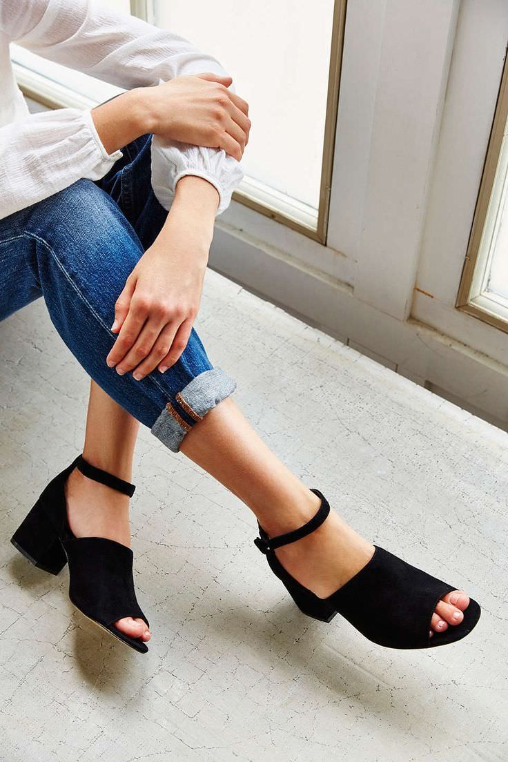 818dcc42c61ab4ac21c34488f2a77cf0--black-dress-shoes-black-heels
