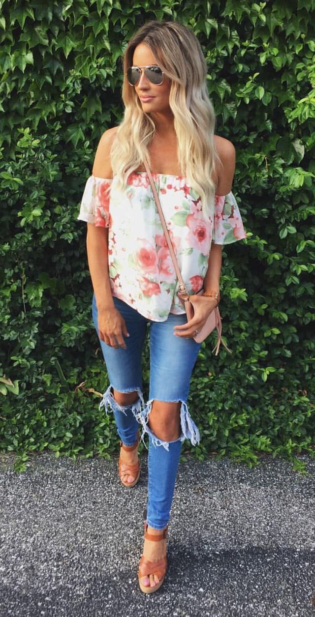 f5243c749e3e6361f91871bef4030b49--floral-jeans-floral-tops