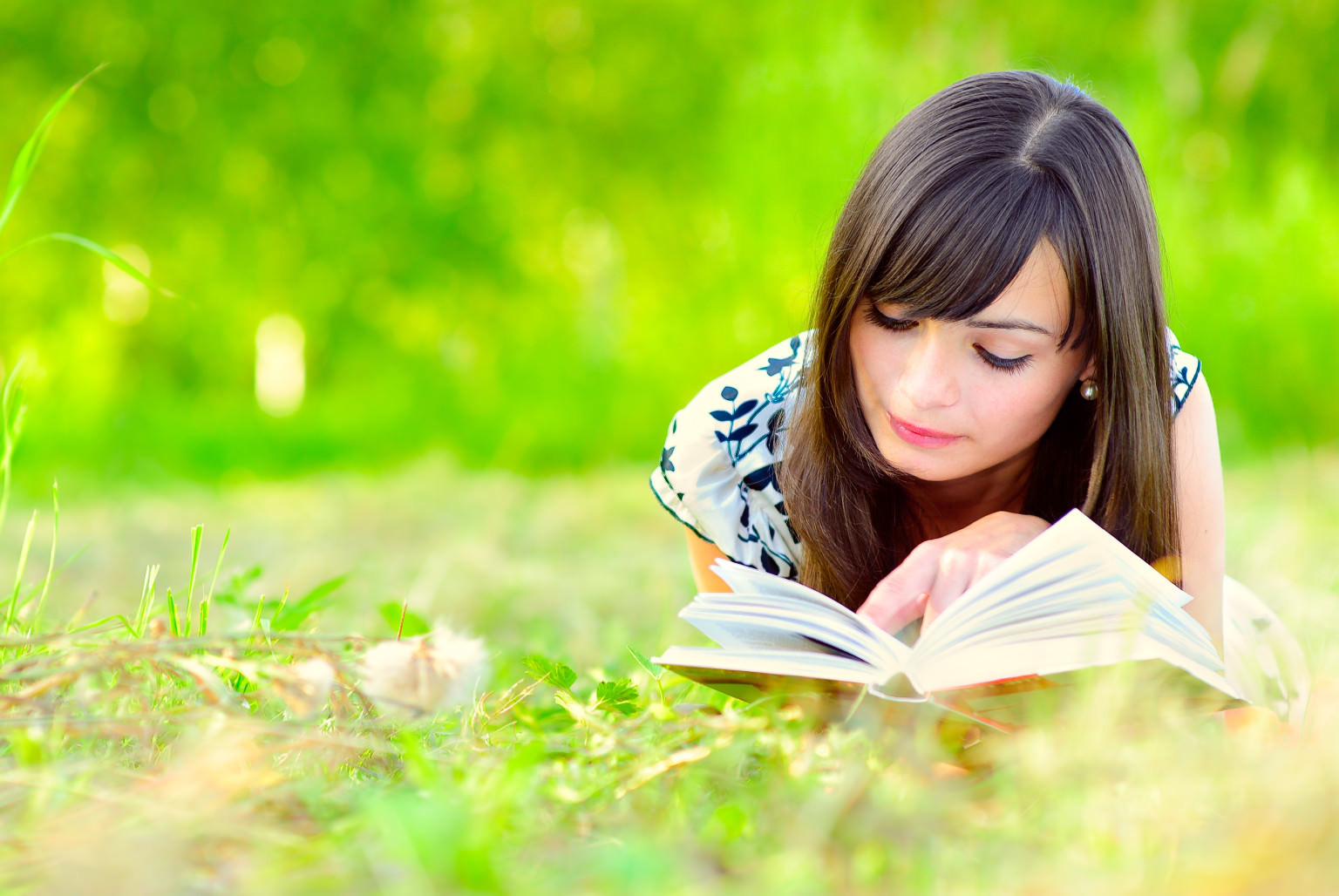 o-WOMAN-READING-BOOK-facebook