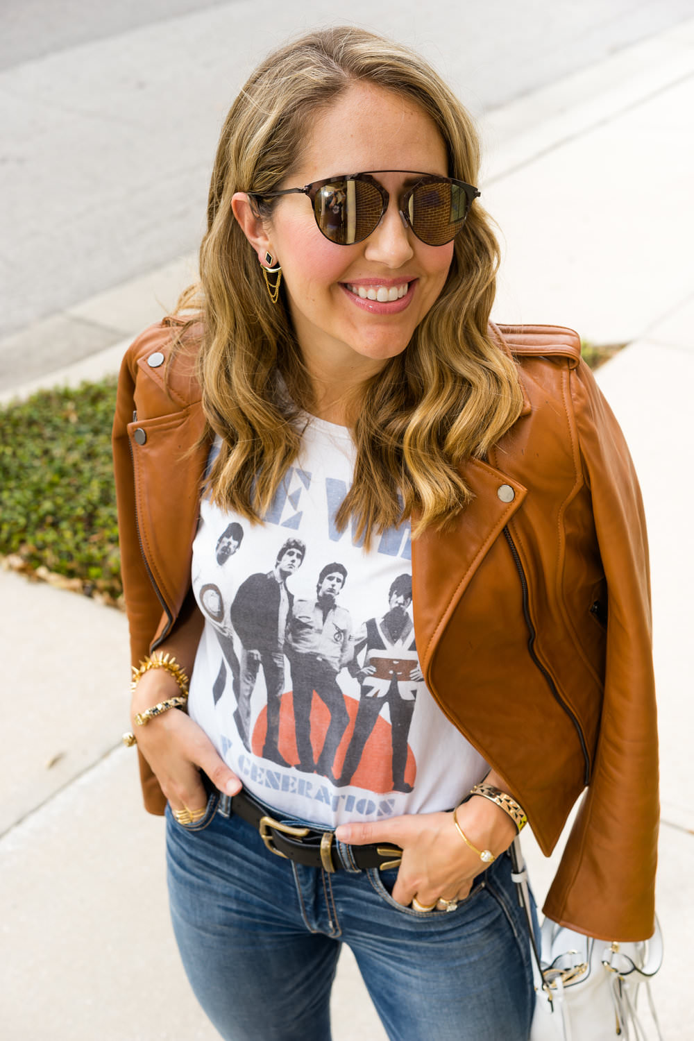Leather+jacket,+graphic+tee,+high+waist+jeans