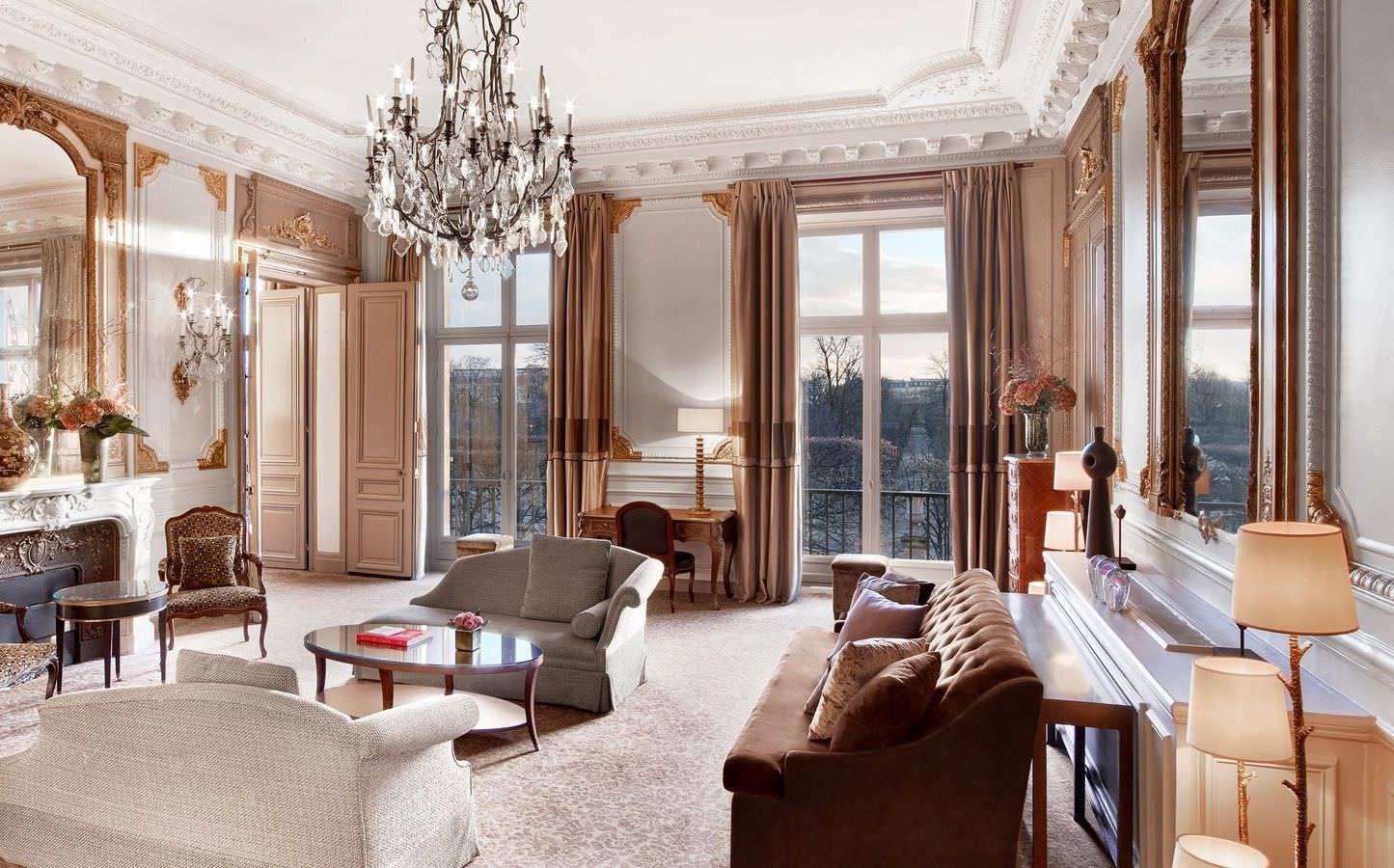 Royal-Suite-Guest-Room-1
