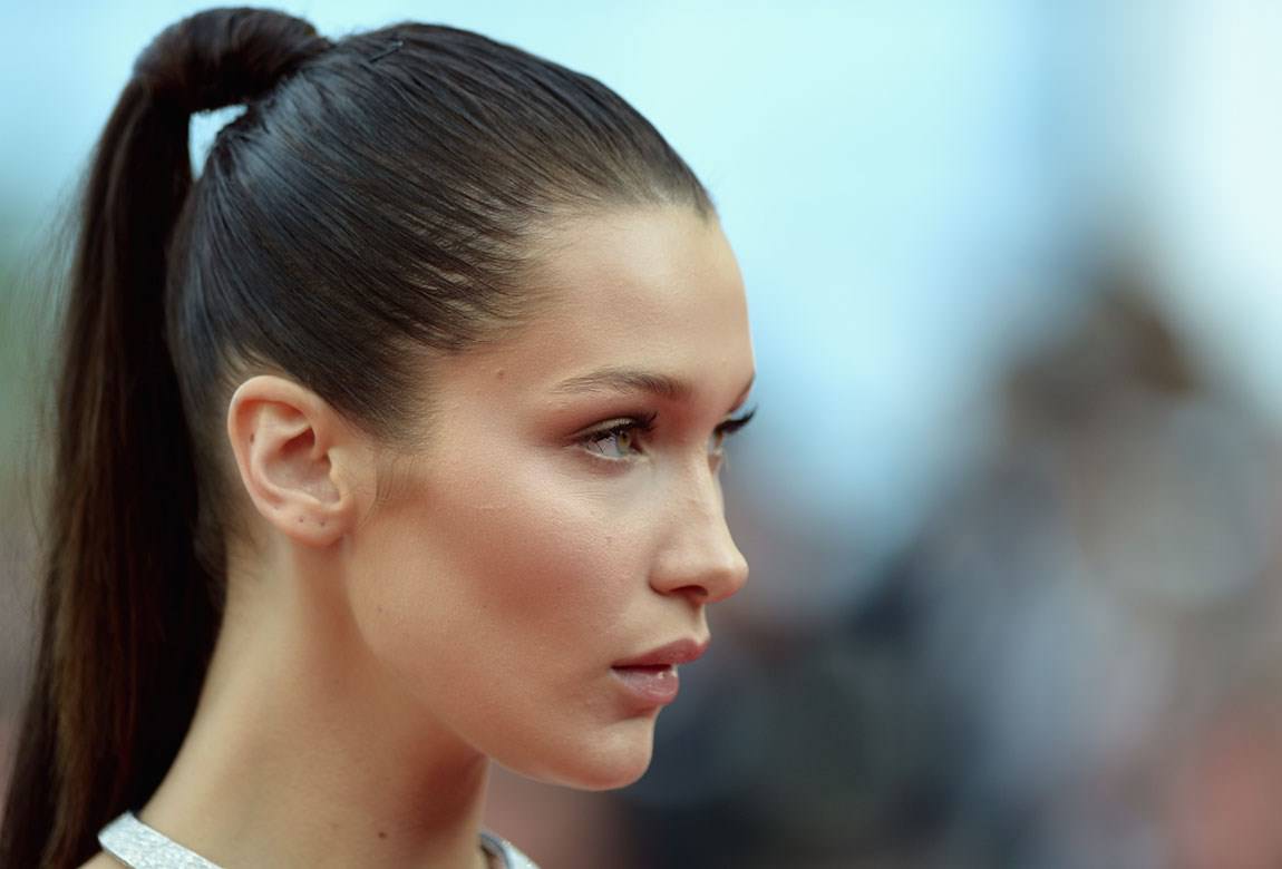 bela-hadid-ponytail-main-landscape