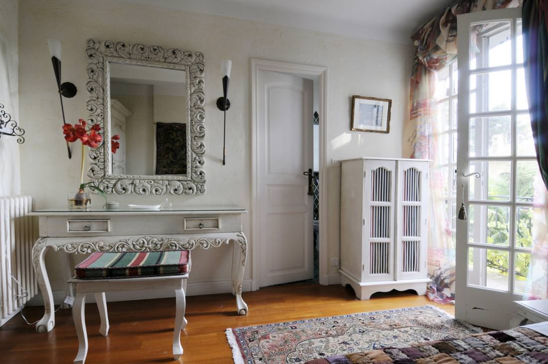 traditional-french-country-home-french-home-decor-bedroom