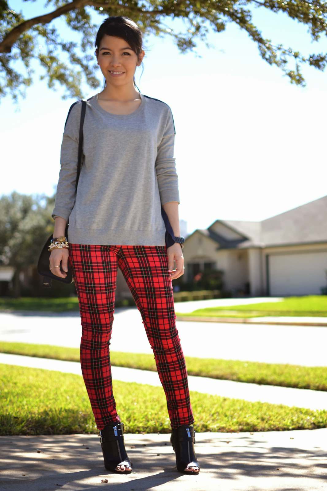 9-sizzling-plaid-pants-ideas-for-women-10