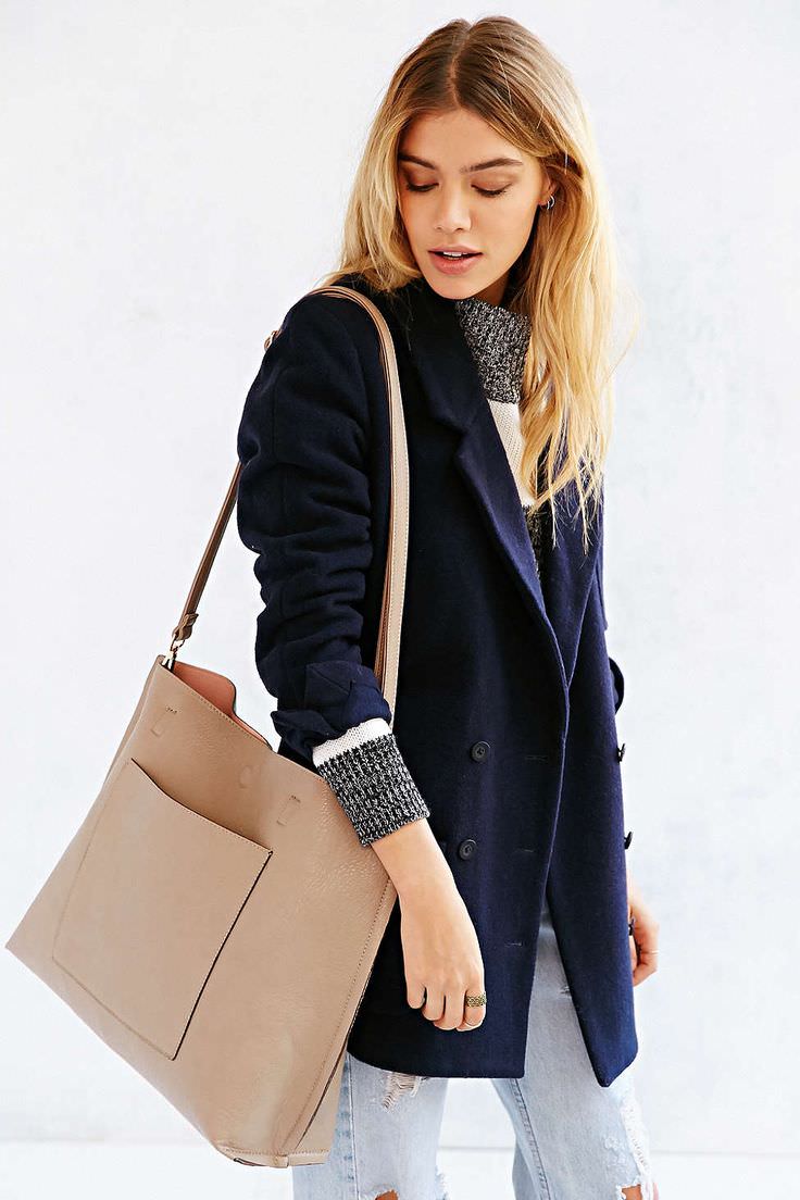 fcb92f0439ad6cbe24b7aa297f91d06a--leather-tote-bags-leather-totes