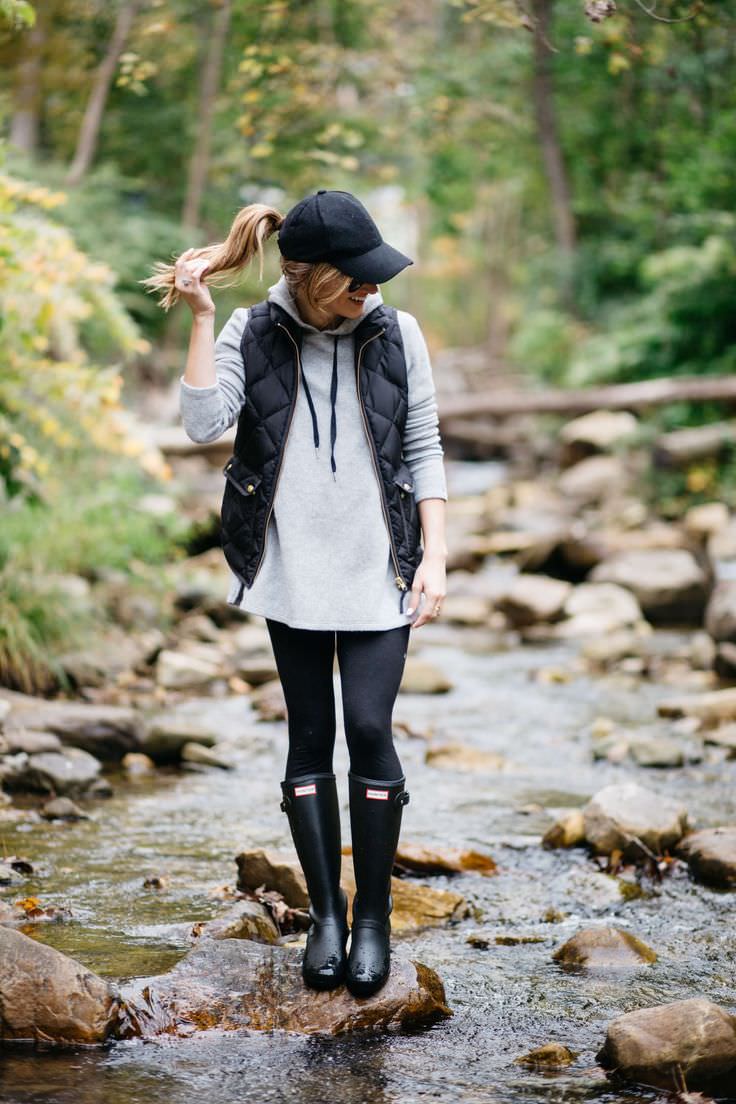 f13aa16ab2450607546822c56f67afd2--rain-boots-outfit-spring-rain-day-outfits