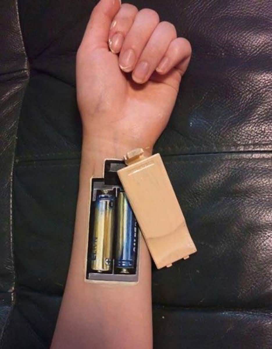Battery-On-Hand-3d-Tattoo-1