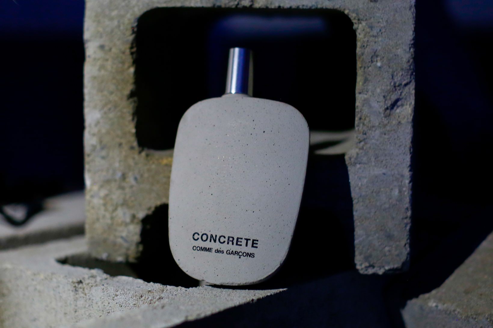 COMME DES GARCONS Concrete
