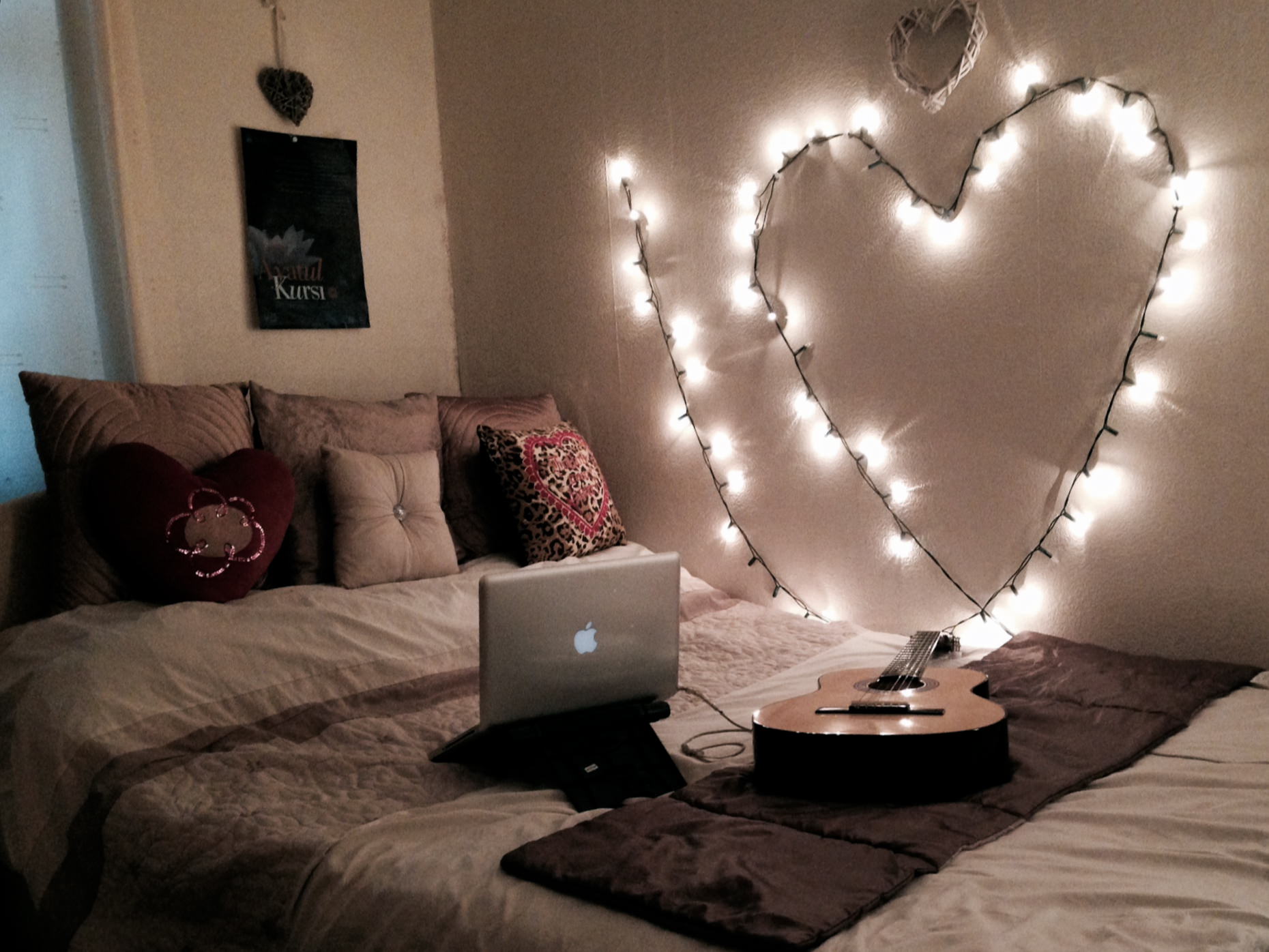 ideas-for-decorating-your-room-with-christmas-lights-net-also-in-christmas-lights-for-your-room-l-e85f93a72022db00