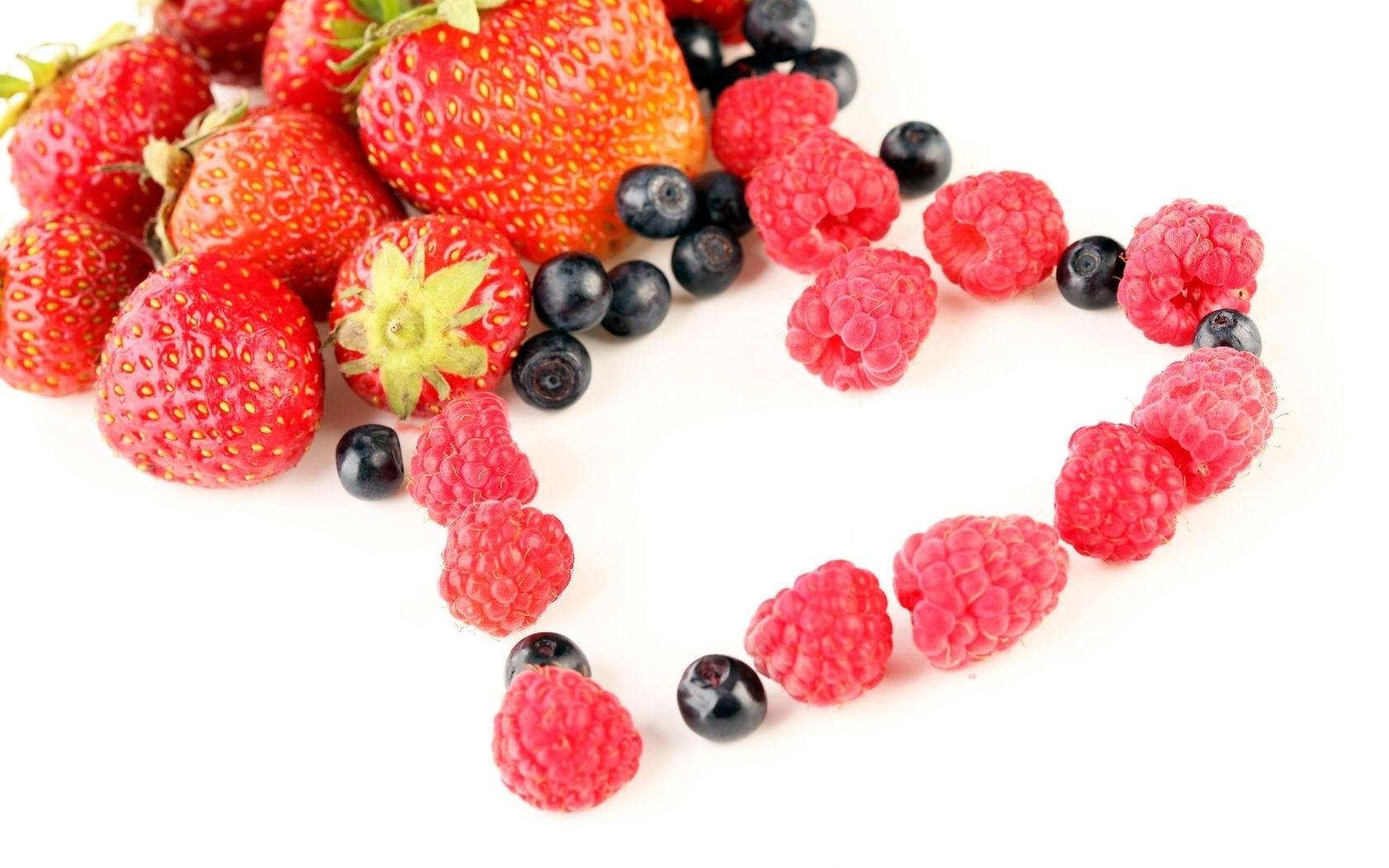 raspberry_currant_strawberry_berry_heart_44765_1680x1050