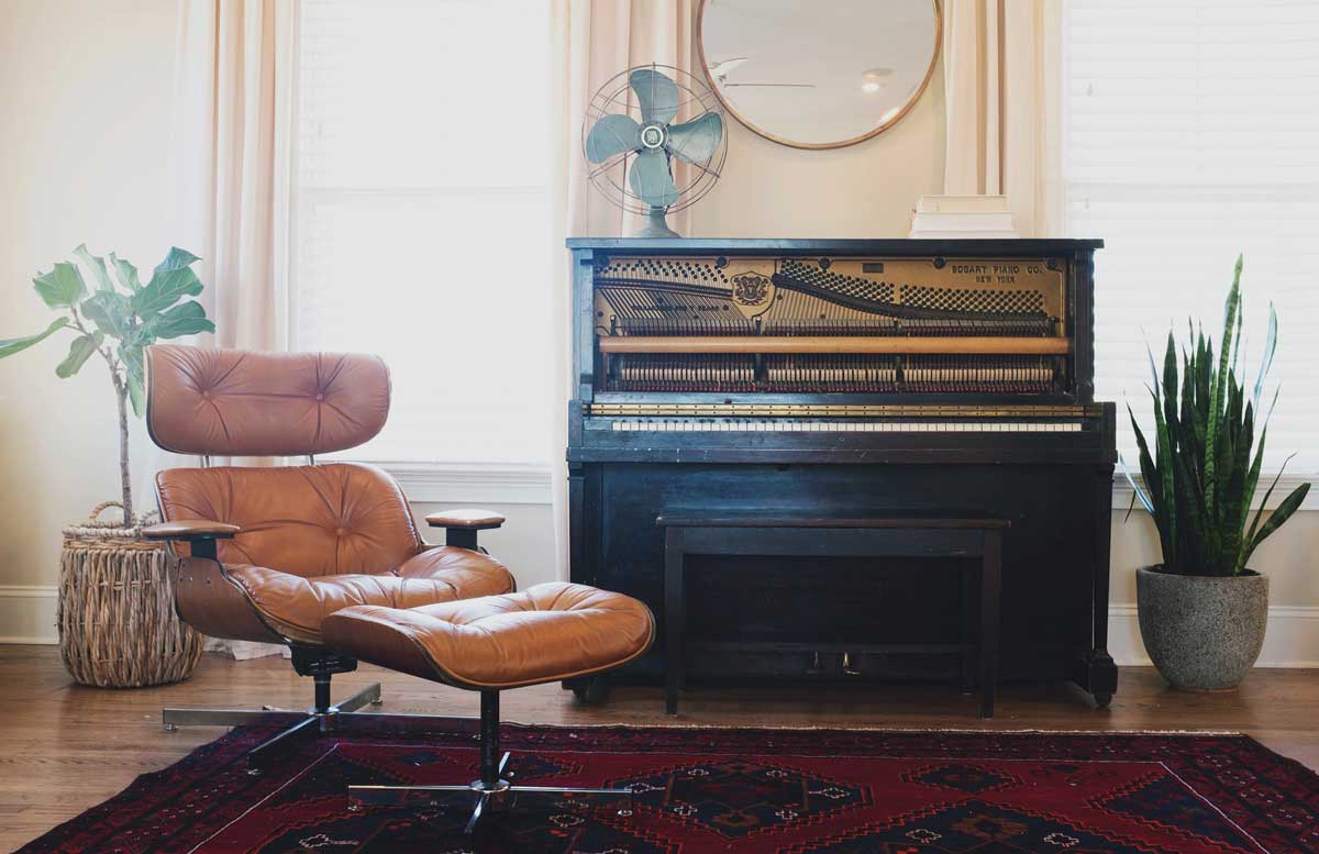 Make-Your-Living-Room-Instantly-Retro-Vintage-Furniture