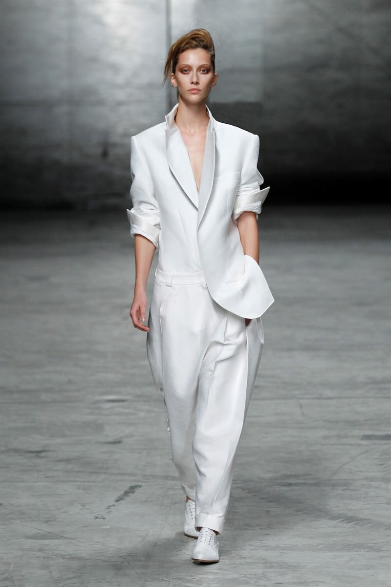 Womens-White-Suit