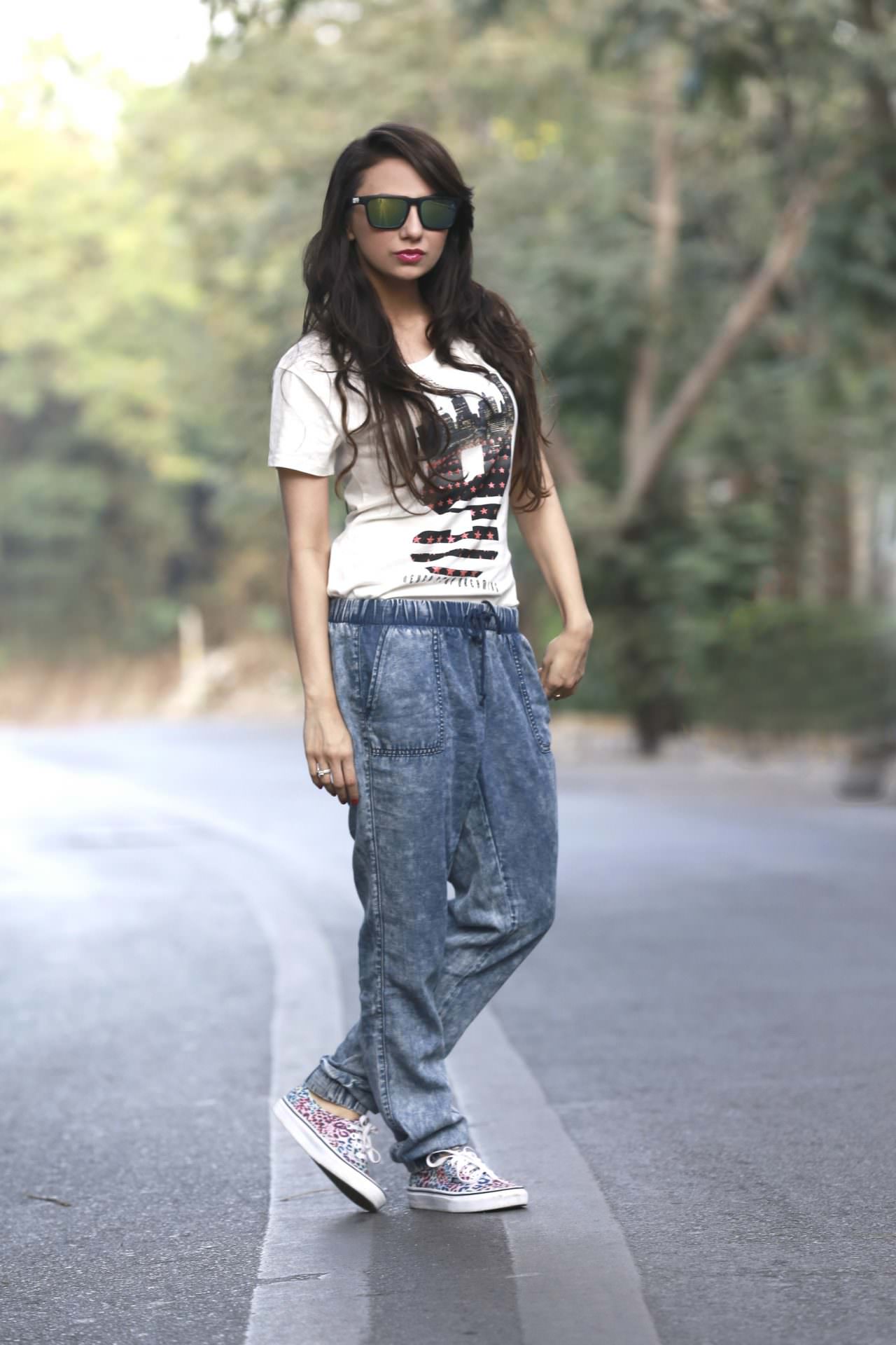 graphic-tees-and-jogger-pants