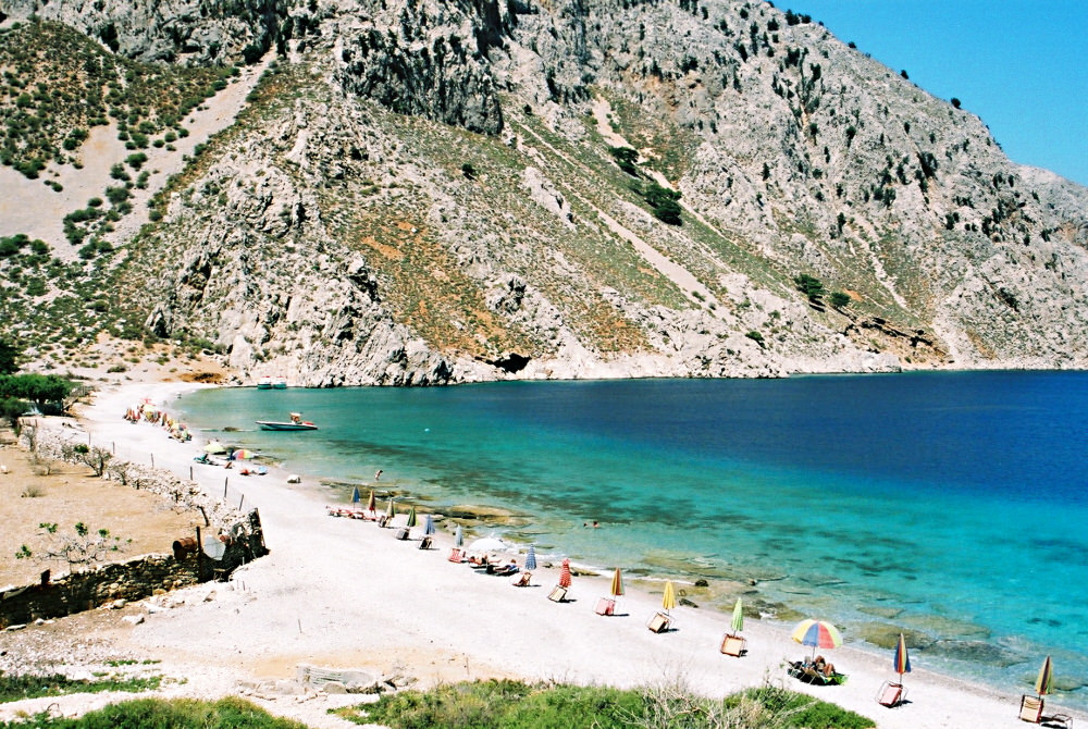 Nanou, Symi