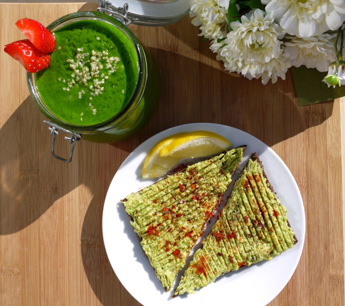 smoothie and toast