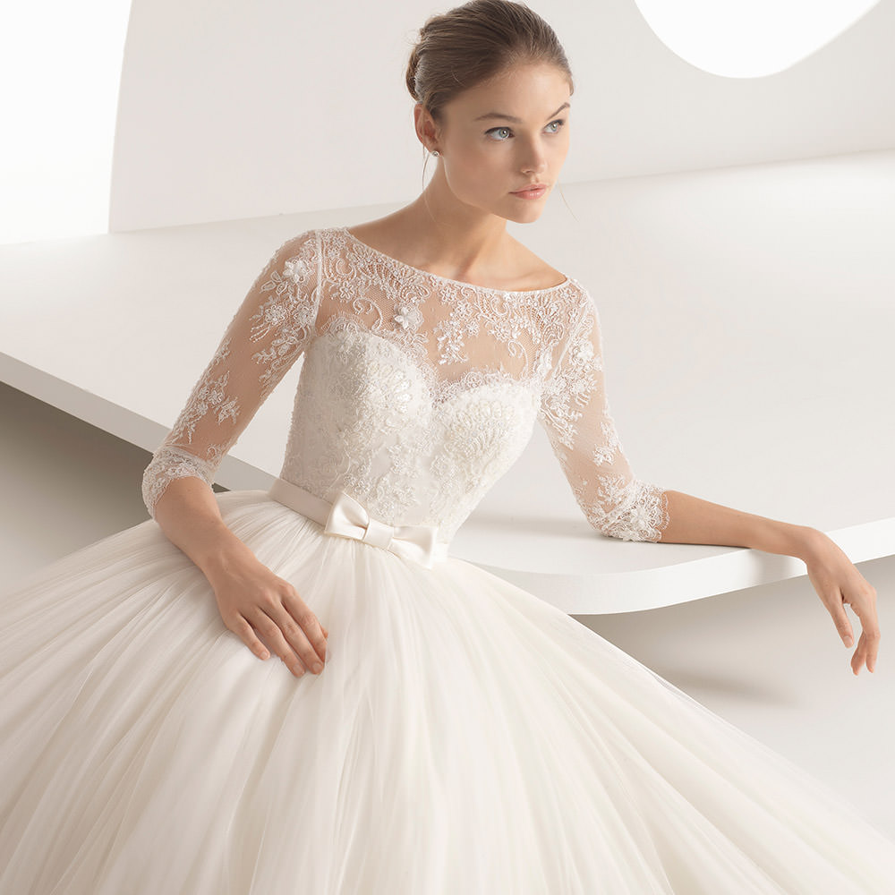 rosa-clara-2018-bridal-trends-3-quarter-illusion-sleeves-bateau-neck-lace-bodice-ball-gown-wedding-dress-alina-zv-romantic-princess-1000
