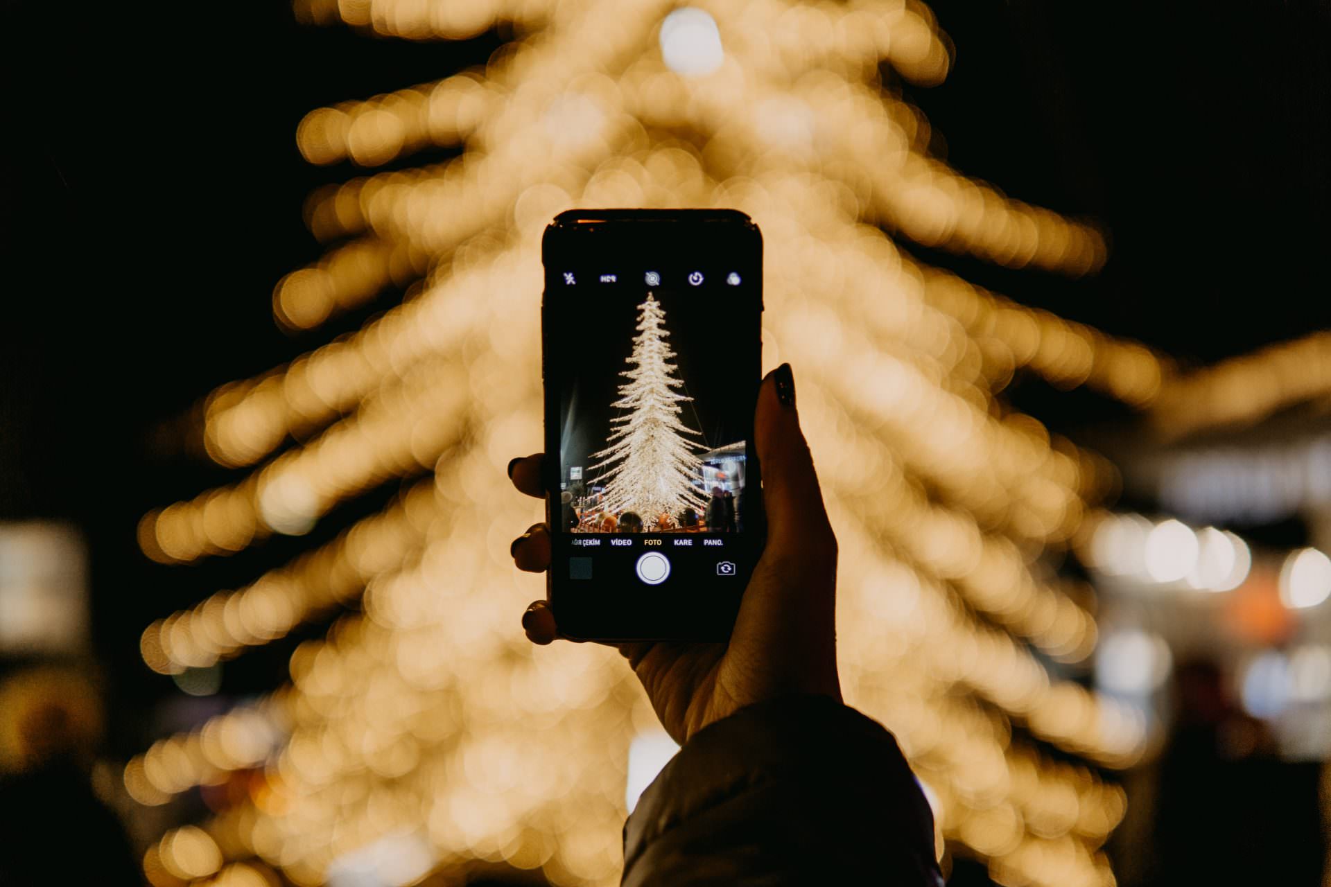 sabri-tuzcu-495674-unsplash